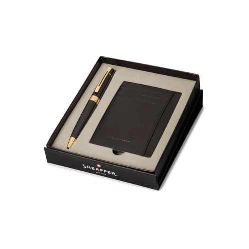 JUEGO BOLIGRAFO 9325 LACA NEGRA Y DORADO + TARJETERO DE PIE | SHEAFFER | 1 UNIDAD | 8088873968926