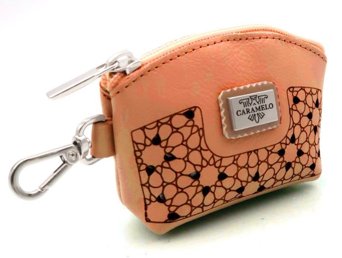 MONEDERO PIEL CREMALLERA Y MOSQUETON COLGAR LASER 11X7,5 NA | CARAMELO | 1 UNIDAD | 82139193 Imagen principal del producto