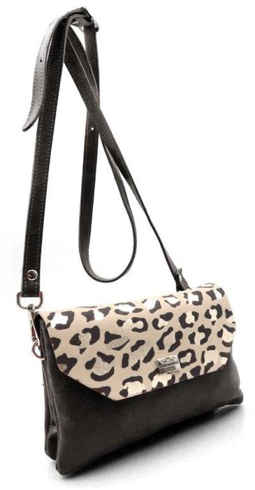 BOLSITO BANDOLERA PIEL CREMALLEERA Y SOLAPA LEOPARD 20X13 N | CARAMELO