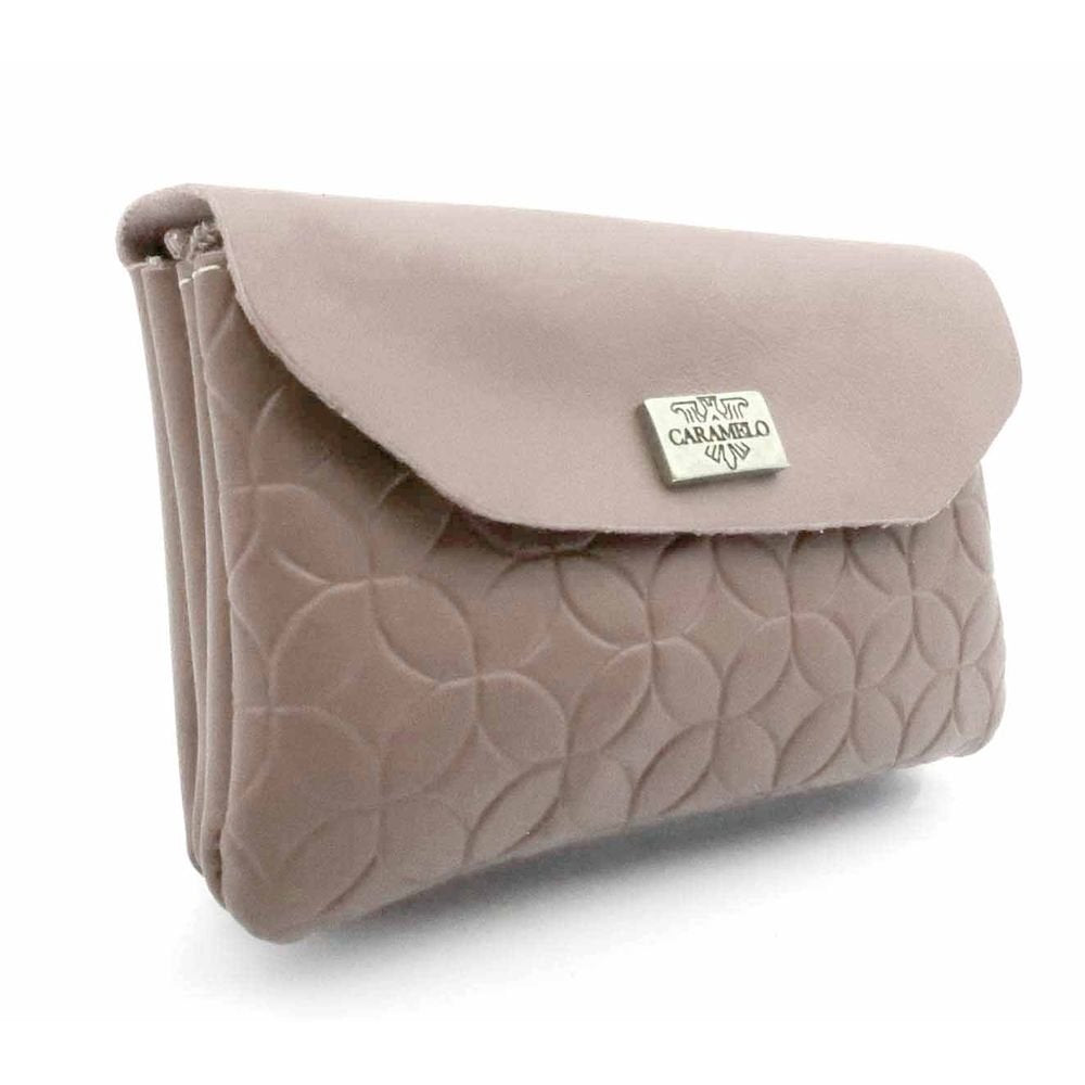 MONEDERO PIEL CIRCULOS DOBLE CON SOLAPA CAMEL | CARAMELO | 1 UNIDAD | 82298920 Imagen principal del producto