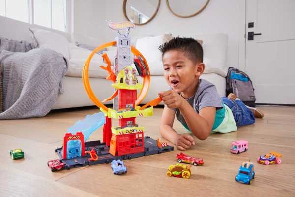 Hot Wheels City Parque de Bomberos Superloop
