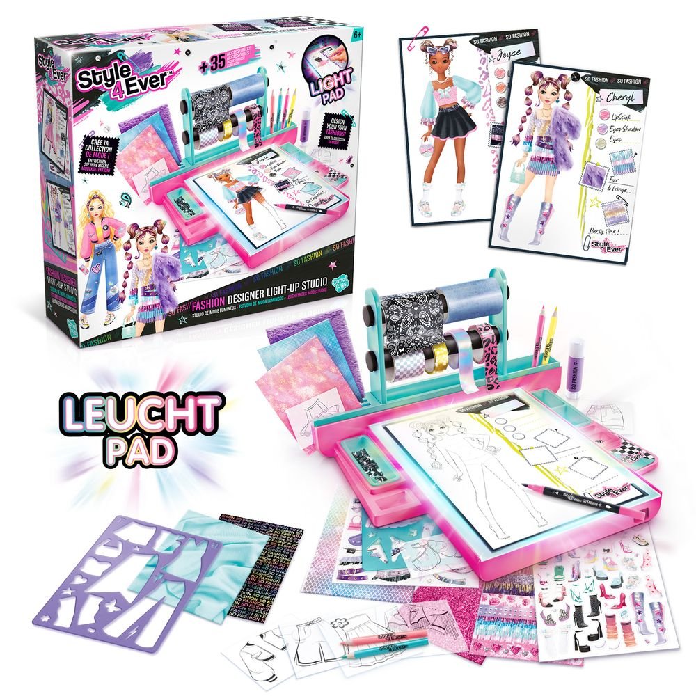 Estudio Diseñador Fashion Designer Studio con luz