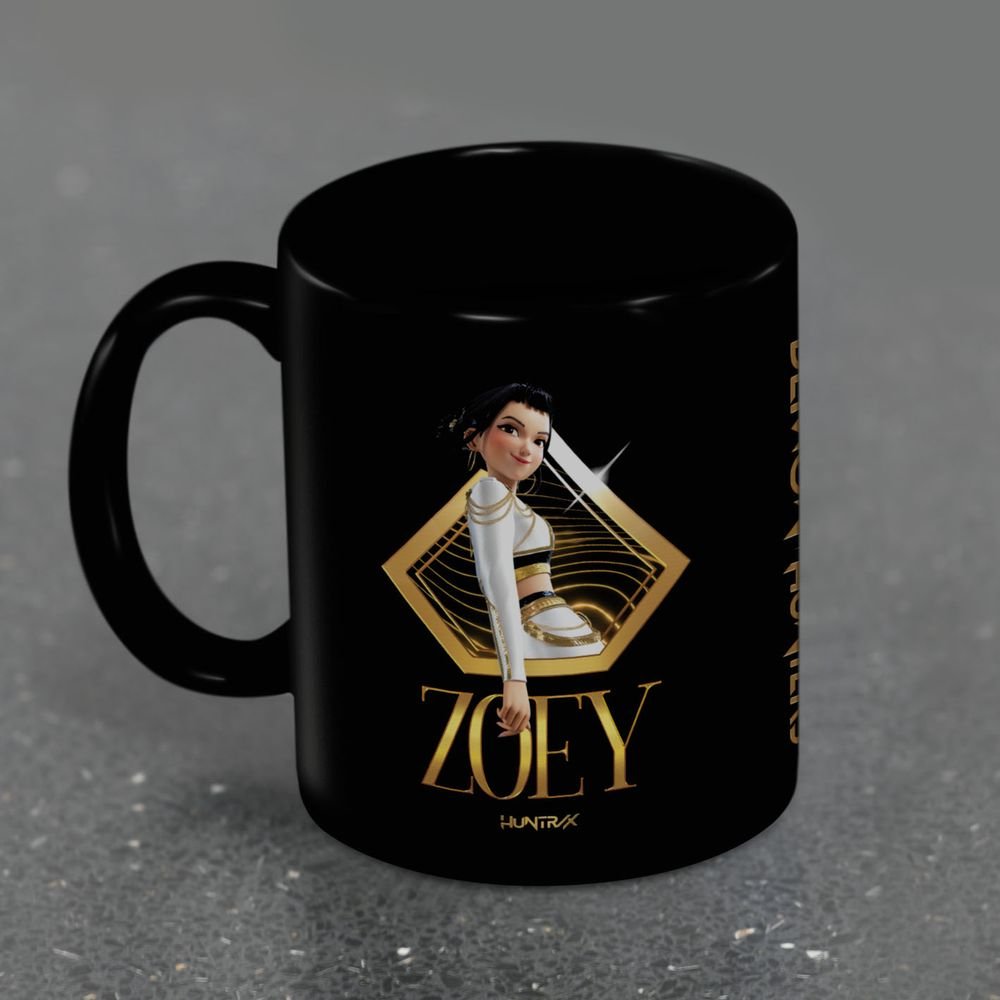 Taza Negra K-pop Demon Hunters Golden Zoey 325ml