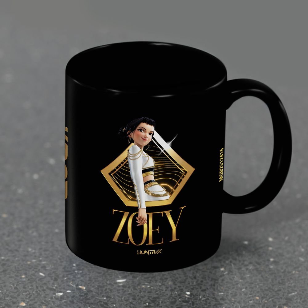 Taza Negra K-pop Demon Hunters Golden Zoey 325ml