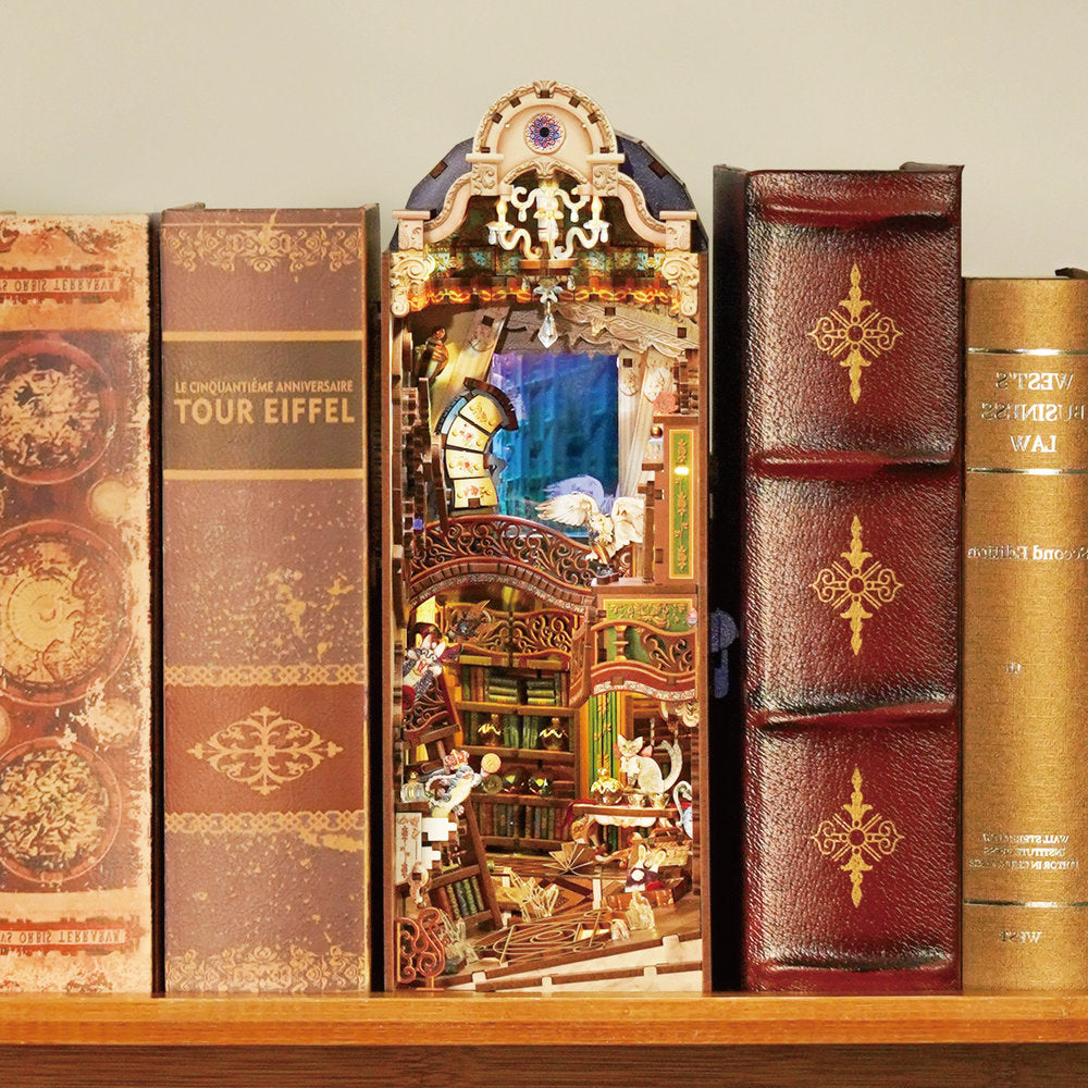 Maqueta Book Nook Biblioteca Mágica con Luz LED Tonecheer