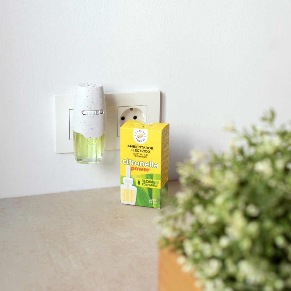 Expositor 7 Ambientador Eléctrico Citronela 20 ml Casa Aromas Flor de Mayo Imagen principal del producto