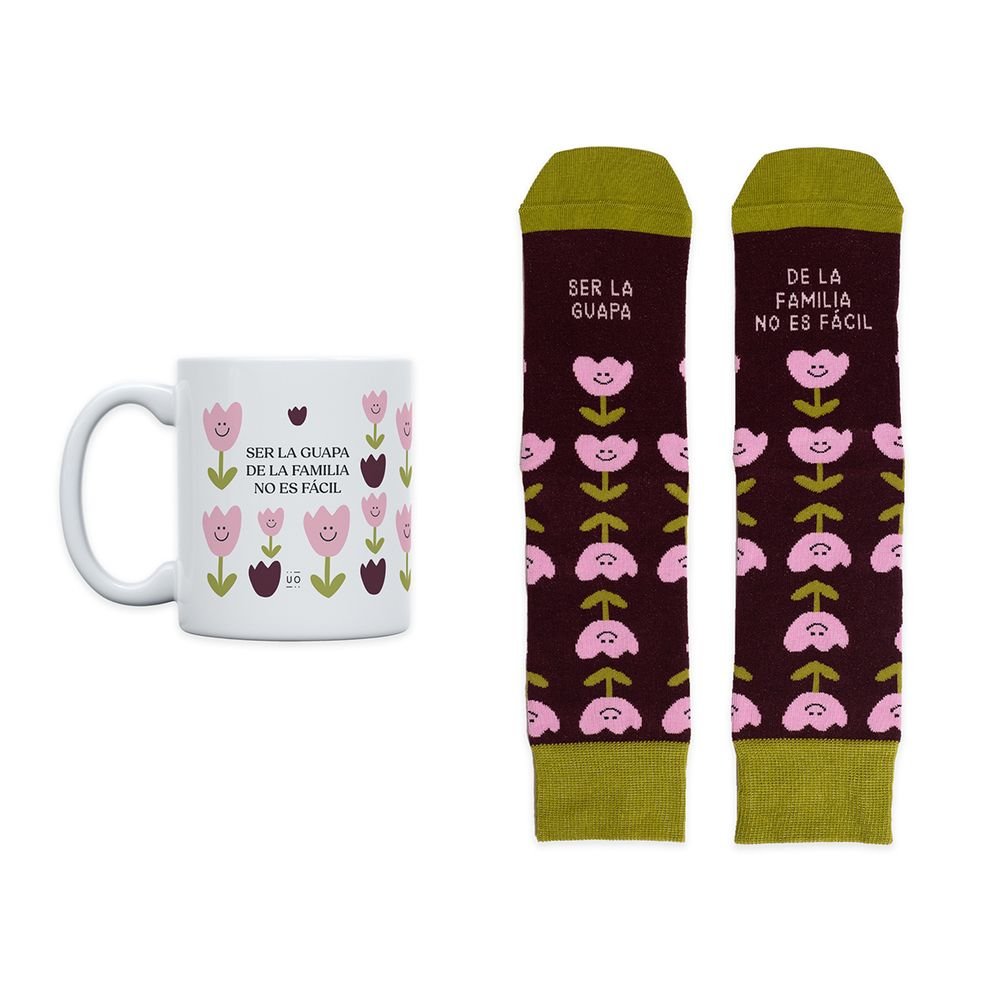KIT TAZA + CALCETINES SER LA GUAPA DE LA FAMILIA NO ES FACIL | UO | 1 UNIDAD | 8435449360842