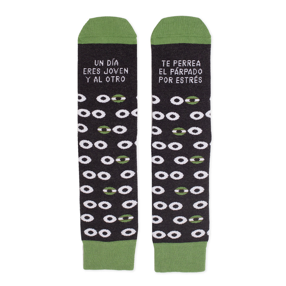 Calcetines un Día Eres Joven y al Otro Te Perrea el Parpado UO Imagen principal del producto