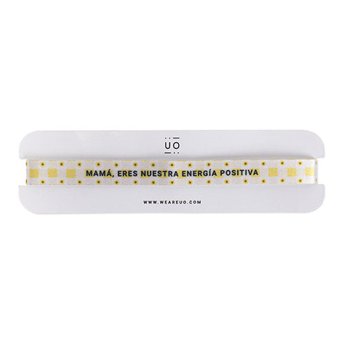 Pulsera de Tela Mama Eres Nuestra Energia Positiva UO Imagen principal del producto