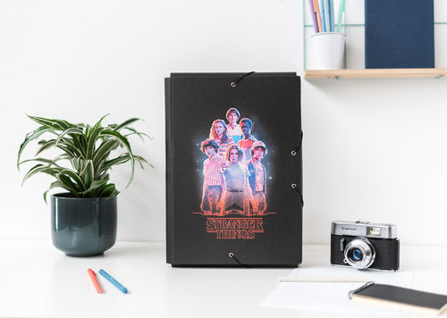 Carpeta Solapas Premium Stranger Things - Grupo Erik