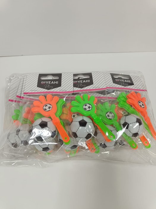 SURTIDO JUGUETES PARA PIÑATA FUTBOL 3 UD | AMBER MOOD OH YEAH | 1 UNIDAD | 28435557713619 Imagen principal del producto