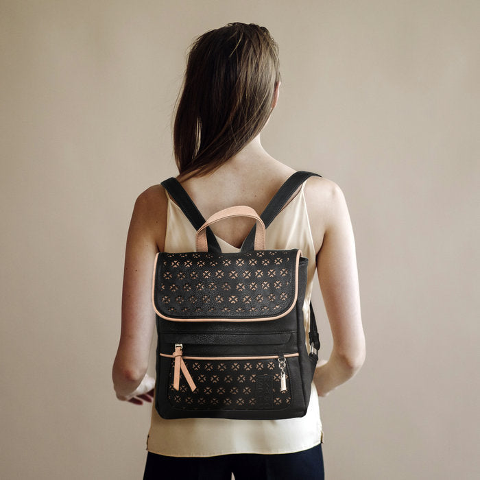 🎒 MOCHILA CON ASA Y SOLAPA - SKPAT CROSSES Imagen secundaria del producto