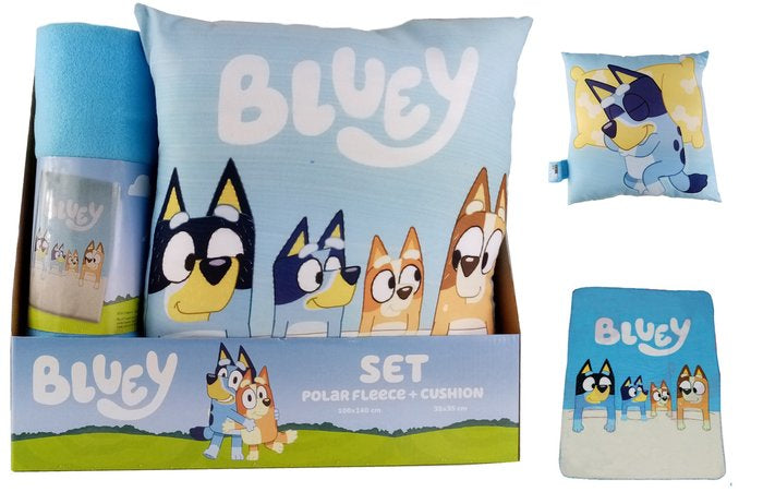 SET MANTA POLAR 100 X 140 + COJIN 35 X 35 BLUEY | NEW IMPORT SL | 1 UNIDAD | 8436580119511 Imagen principal del producto