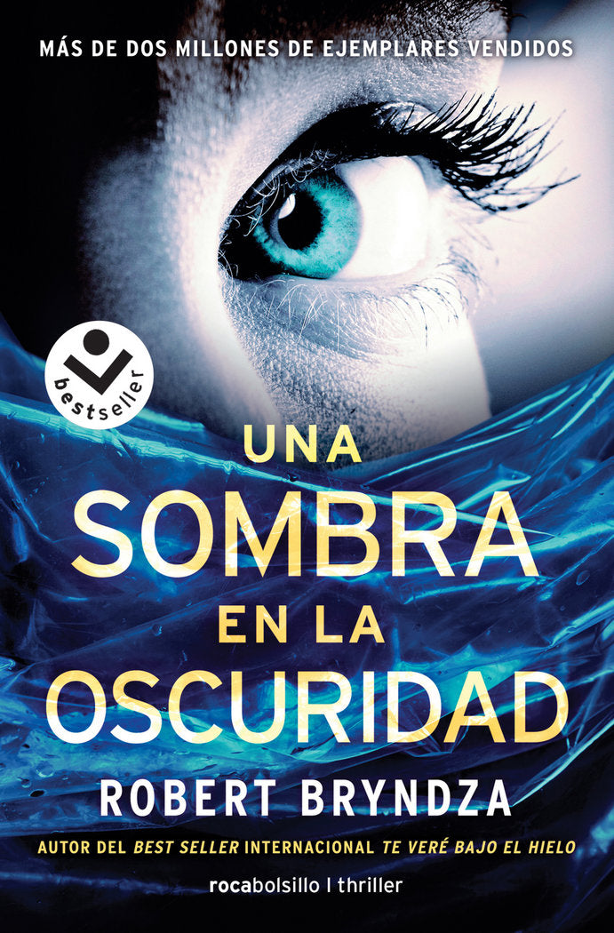 UNA SOMBRA EN LA OSCURIDAD - 9788416240845