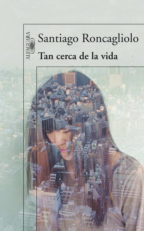 TAN CERCA DE LA VIDA - 9788420406336 Imagen principal del producto